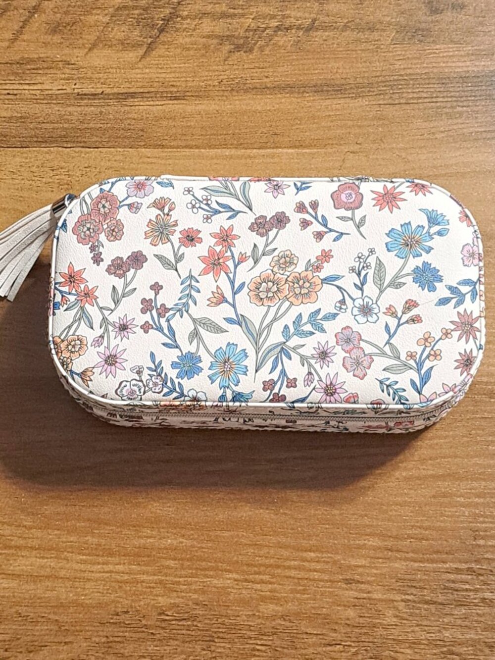 Cupcakes & Cashmere Floral Jewelry Case